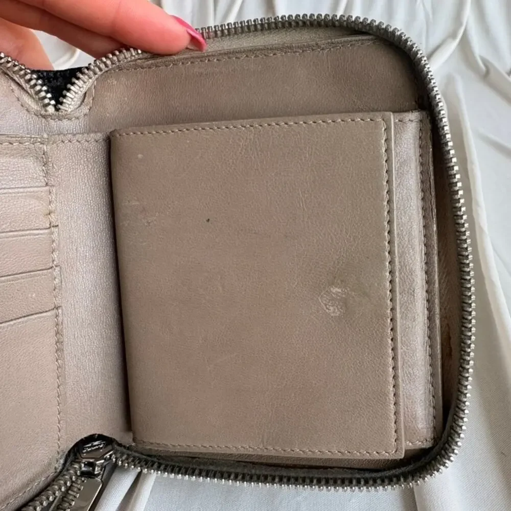 Vintage Chanel Black Quilted Compact Zip Wallet - CC Zipper Pull